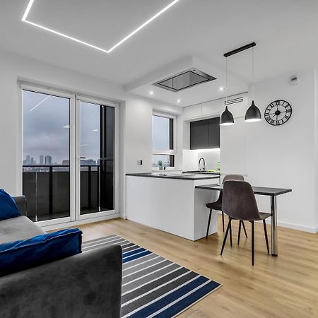 12Th Floor Wola Modern Apartment Varşova Dış mekan fotoğraf