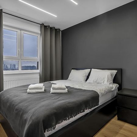 12Th Floor Wola Modern Apartment Varşova Dış mekan fotoğraf